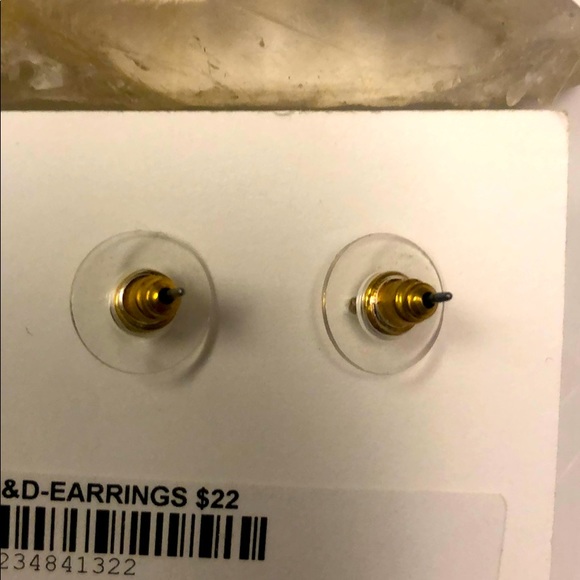 NWT Amara aura crystal earrings - Picture 3 of 4